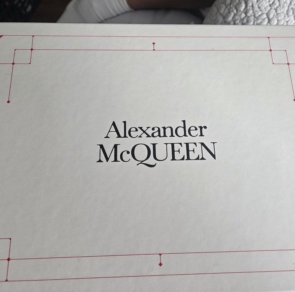 Alexander McQueen Tuscan Leather Sneaker Faggio Size 37 Never Worn - Picture 6 of 8